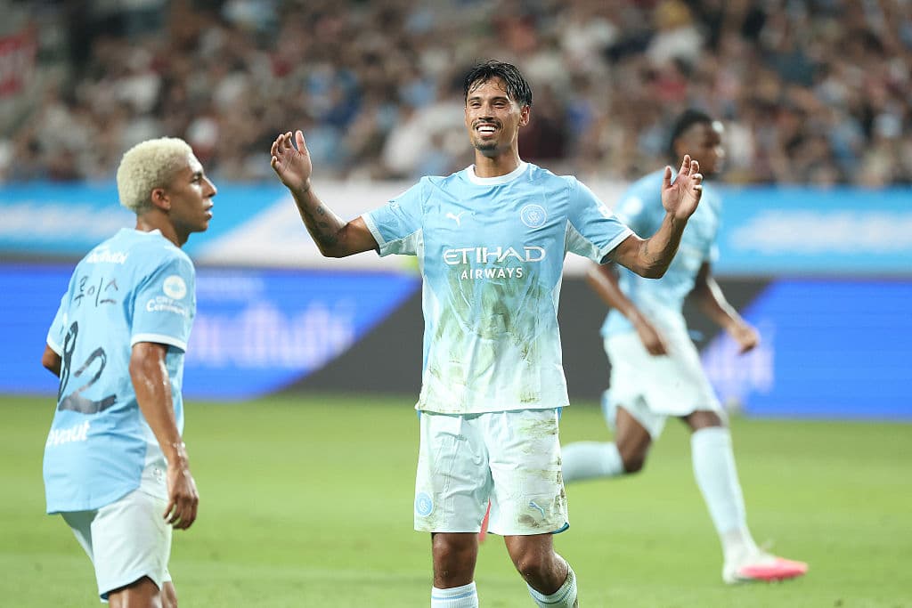 Newcastle United konnte sich den Transfer des Mittelfeldspielers von Man ...
