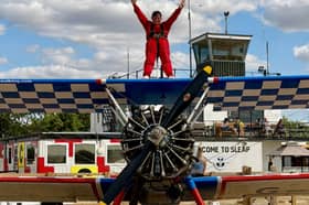 Alison Berry, from Hebburn, has completed a 1,000ft wing walk after losing 11 stone in weight.