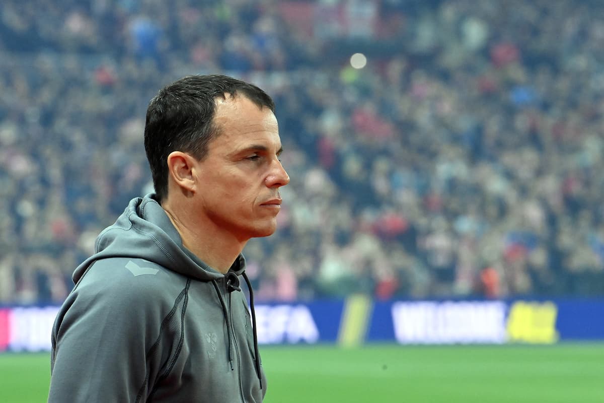 Régis Le Bris issues verdict on Sunderland's win over AZ Alkmaar and how ...