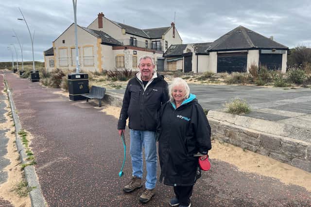 Steve and Lynne Smith have called for the Water's Edge to be demolished.
