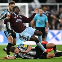 Pundits disagree on controversial Sven Botman 'leg breaker' decision - were Newcastle United lucky?
