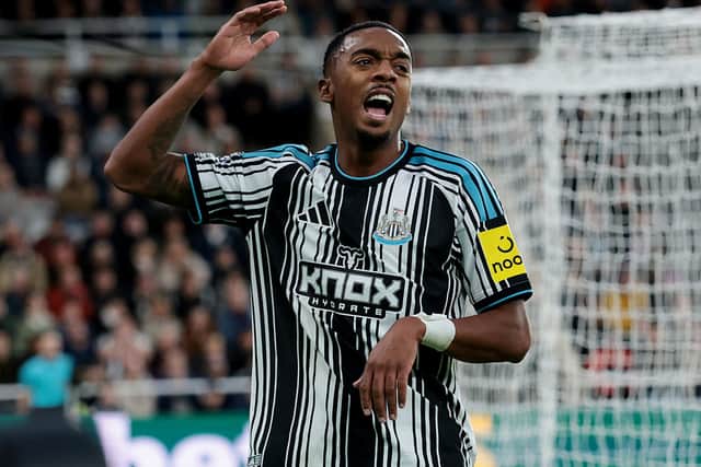 Joe Willock of Newcastle United reacts after a missed chance during the Premier League 2026/27 match between Newcastle United and Aston Villa FC at St James' Park on October 17, 2026 in Newcastle upon Tyne, England. (Photo by Ian MacNicol/Getty Images)