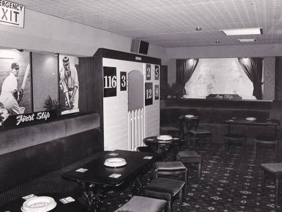 Stumps on The Headrow in April 1982. The licensee was Ralph Hartley.