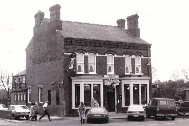 The Station on Station Road in Cross Gates. Brian Drake was the licensee at the time this photo was taken in December 1981.