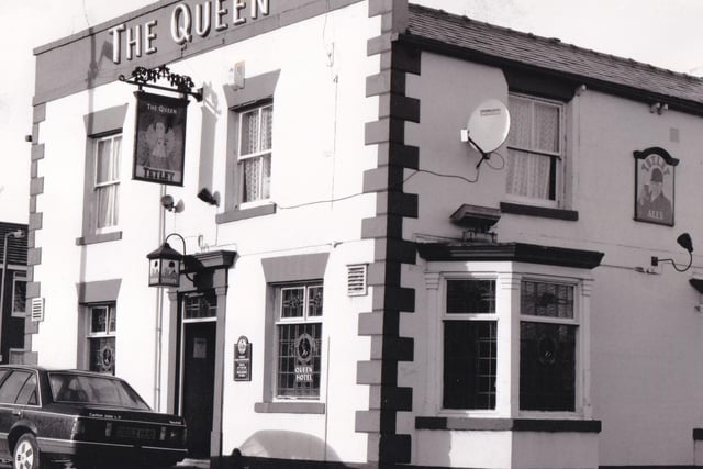 Share your memories of Leeds pubs in the 1980s with Andrew Hutchinson via email at: andrew.hutchinson@jpress.co.uk or tweet him - @AndyHutchYPN