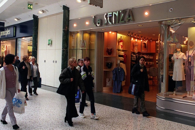 La Senza was the sizzling place to shop in the Centre for bras, panties and lingerie at seriously hot deals.
