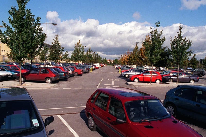 Share your memories of shopping at the White Rose Centre in the late 1990s with Andrew Hutchinson via email at: andrew.hutchinson@jpress.co.uk or tweet him - @AndyHutchYPN