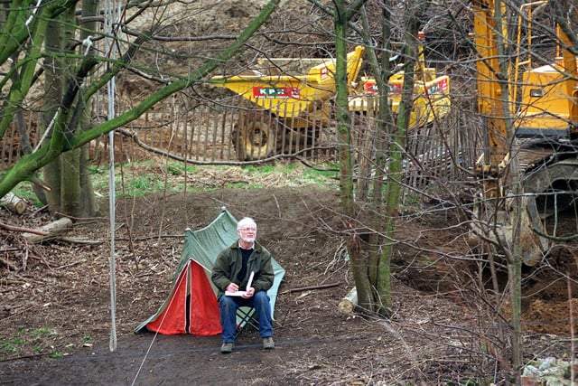 This is Peter Swayne making his tent protest next to a building site at Gledhow.