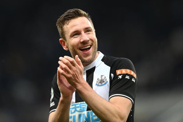 Newcastle United defender Paul Dummett is poised to sign a new deal at the club (Sun)