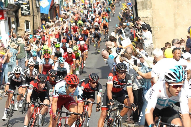 NADV 1805061AM33 Tour de Yorkshire. Pateley Bridge. (1805061AM33)