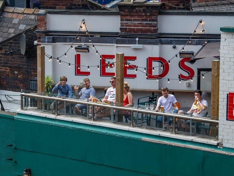 This weekend is the penultimate one where council-owned car parks in Leeds city centre are free of charge. Maximum stay provisions do apply but it means that this weekend you can spend time with family or friends in our favourite city centre without having to worry about parking costs. Happy shopping!