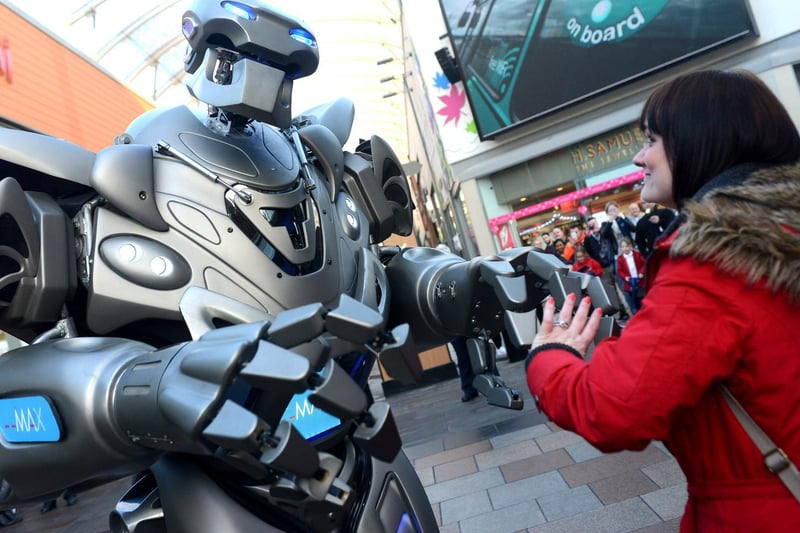 Did you run into Titan the dancing robot while shopping at Trinity Walk in 2014?