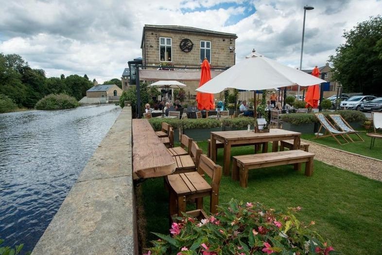 Buon Apps restaurant in Otley has a beautiful garden terrace overlooking the River Wharfe. Sun shades and parasols are provided to protect guests from the changeable Otley weather. Well behaved dogs are allowed but must be kept on a lead at all times.
