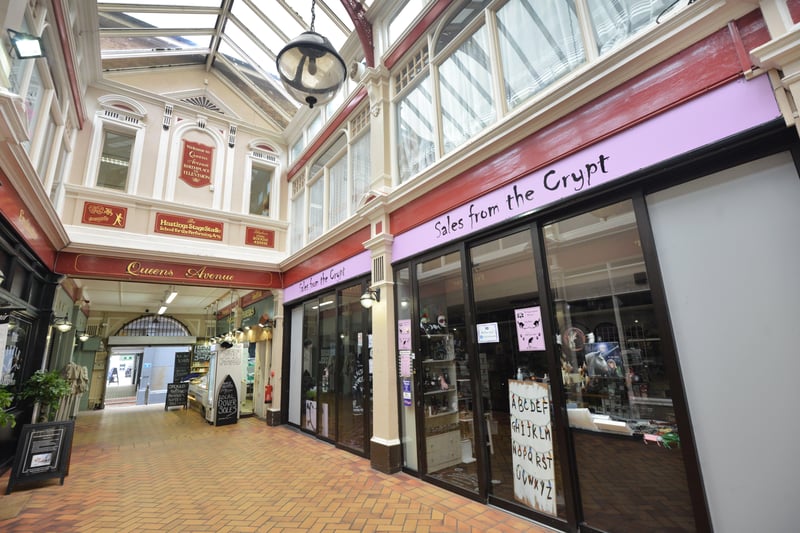 Queens Arcade/Queens Avenue Shopping Arcade in Hastings. SUS-210318-120842001