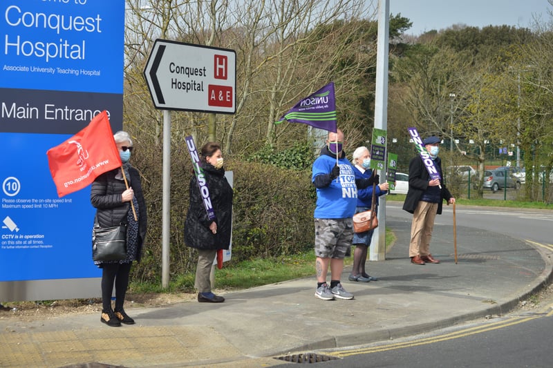 Pay protest outside the Conquest Hospital in Hastings. SUS-210104-133036001