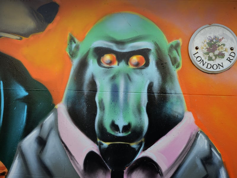 Mural on the side of Teddy Tinker's (Antiques, Collectables, Vintage Costume & Fancy Dress) in London Road, St Leonards. SUS-210604-085307001