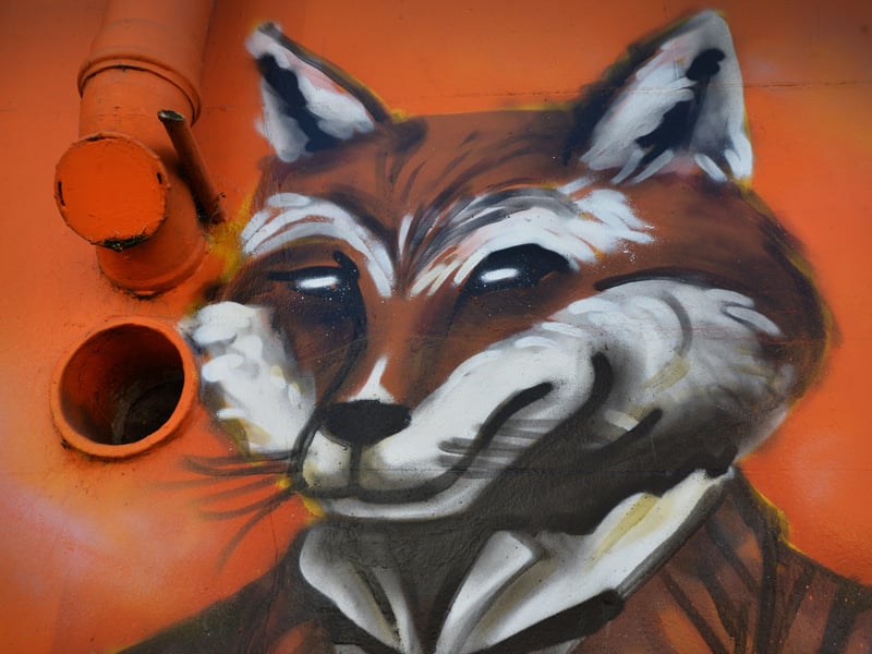 Mural on the side of Teddy Tinker's (Antiques, Collectables, Vintage Costume & Fancy Dress) in London Road, St Leonards. SUS-210604-085535001