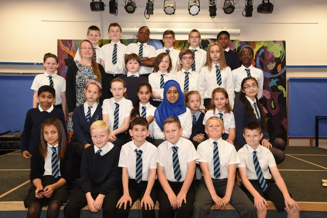 Leighton primary school Y616 Year 6 leavers  Miss renno's  class EMN-160630-182606009