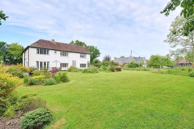 Five bedroom detached house for sale in Marshfoot Lane, Hailsham. Guide price £575,000 SUS-220121-093648001
