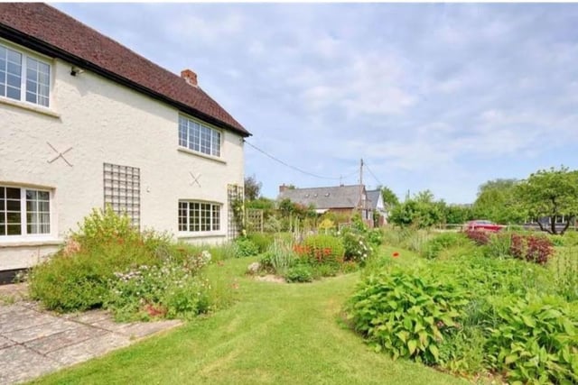 Five bedroom detached house for sale in Marshfoot Lane, Hailsham. Guide price £575,000 SUS-220121-094149001