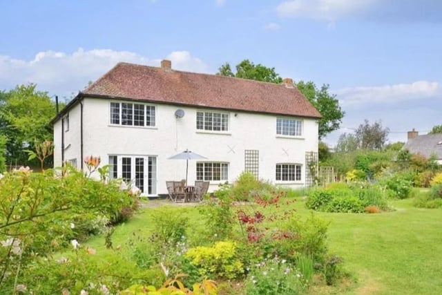 Five bedroom detached house for sale in Marshfoot Lane, Hailsham. Guide price £575,000 SUS-220121-094129001