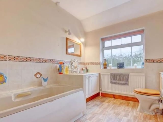 Five bedroom detached house for sale in Marshfoot Lane, Hailsham. Guide price £575,000 SUS-220121-093828001