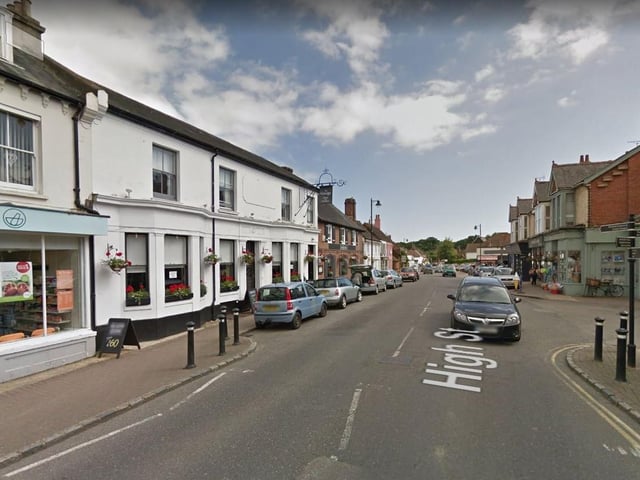 The average property price in Henfield & Small Dole was £470,000.
