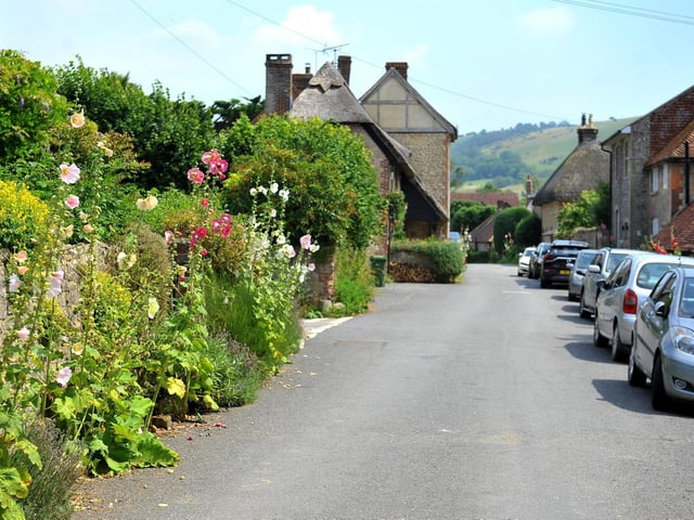 The average property price in Amberley, Pulborough & Storrington was £370,000.