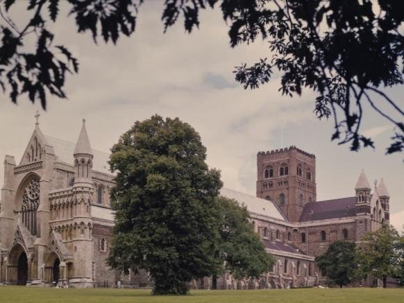 There were 402 departures to St Albans in the year to June 2019