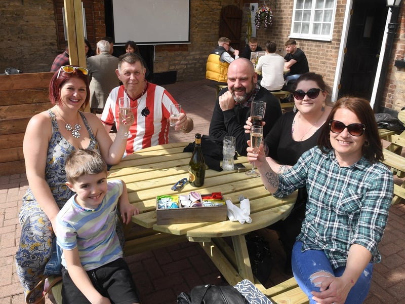 Star and Garter, Metheringham. L-R Mason Taylor 7, Kelly Taylor, Martin Hagan, Damian Harris, Kerry Spring, Tracey Hagan EMN-210419-092912001