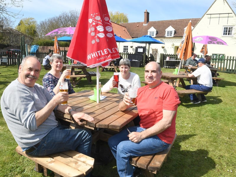Duke of Wellington, Leasingham L-R Alan Maddison, Audrey Maddison, Dawn Dobbs and Alan Dobbs. EMN-210419-093015001