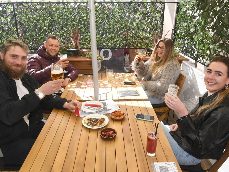 El Toro. L-R Wesley Greenwood, Tom Knapper, Shelley Knapper, Alex Zafirov. EMN-210419-092711001