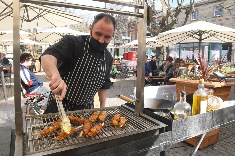 El Toro. Chef, Massimo Battistini serving up street food. EMN-210419-092722001
