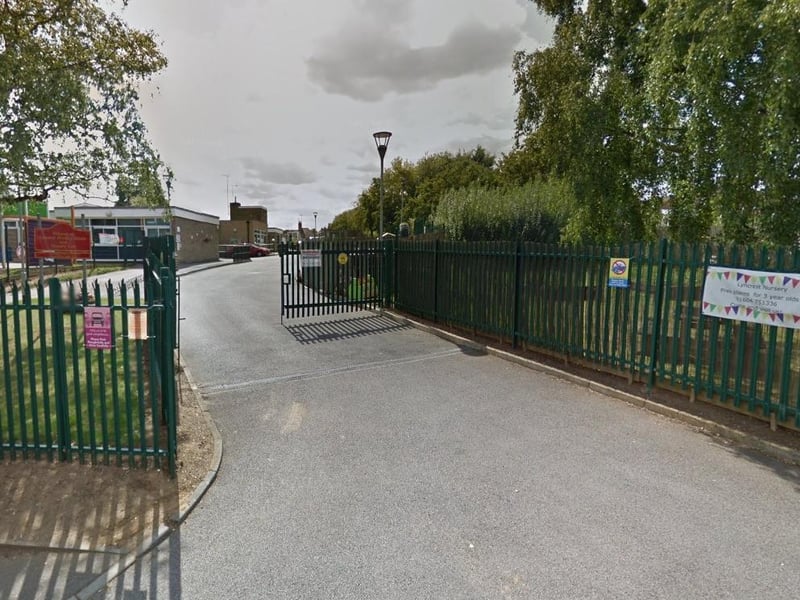 Lyncrest Primary School - Places were allocated to: 17 siblings; and 13 out of 14
pupils who live closer to the school than any other school using the distance tiebreaker. The last pupil to be allocated a place in the ‘closer’ criterion lives 0.513 miles from the school.