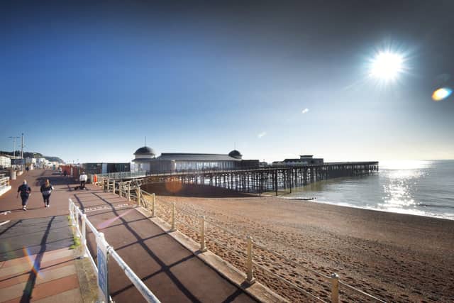 Hastings seafront and pier SUS-200511-111540001