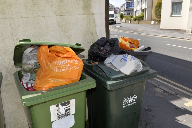 Overflowing refuse bins in Eastbourne (Photo by Jon Rigby) SUS-211105-091903001