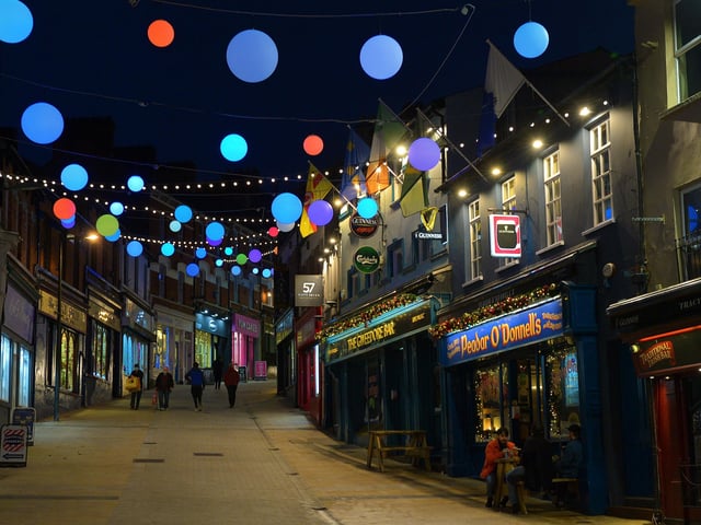 Christmas illuminations on Waterloo Street. Photos: George Sweeney. DER2150GS – 044