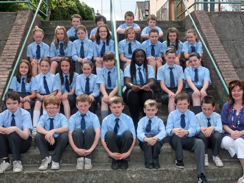 Mrs. Siobhan Gillen's P7 class at St. Anne's PS, Rosemount. 2706JM02