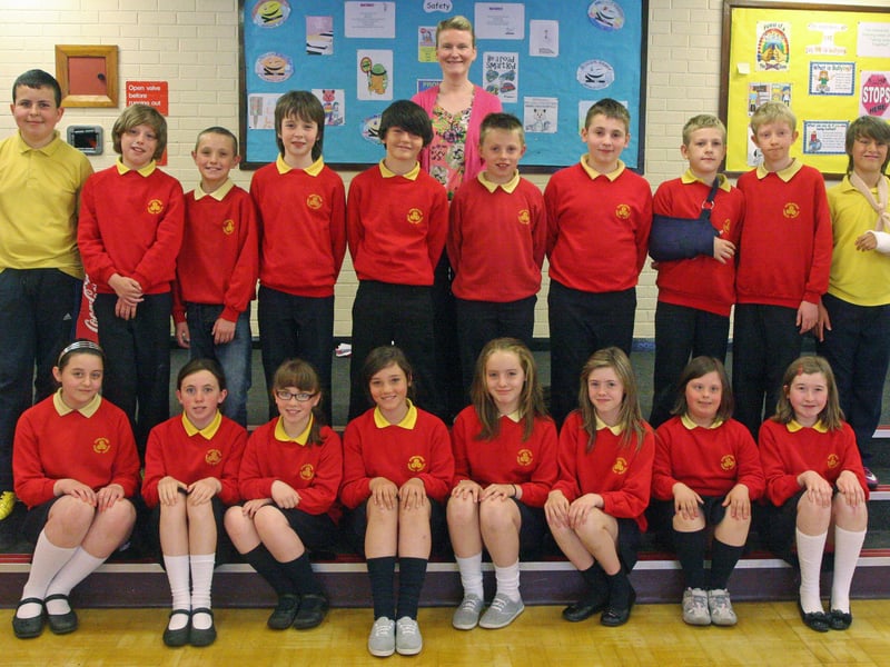 Mrs. Bonner's P7 class at Steelstown PS, Derry. 3006JM31