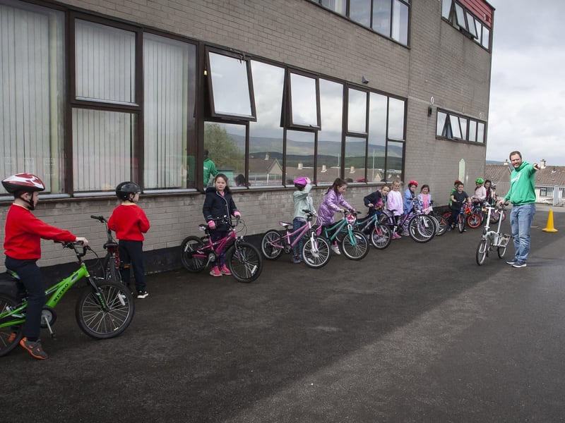 Richard Farrow delivers the †̃Cycle Skillsâ€TM session to Steelstown Primary School Key Stage 1 pupils last week