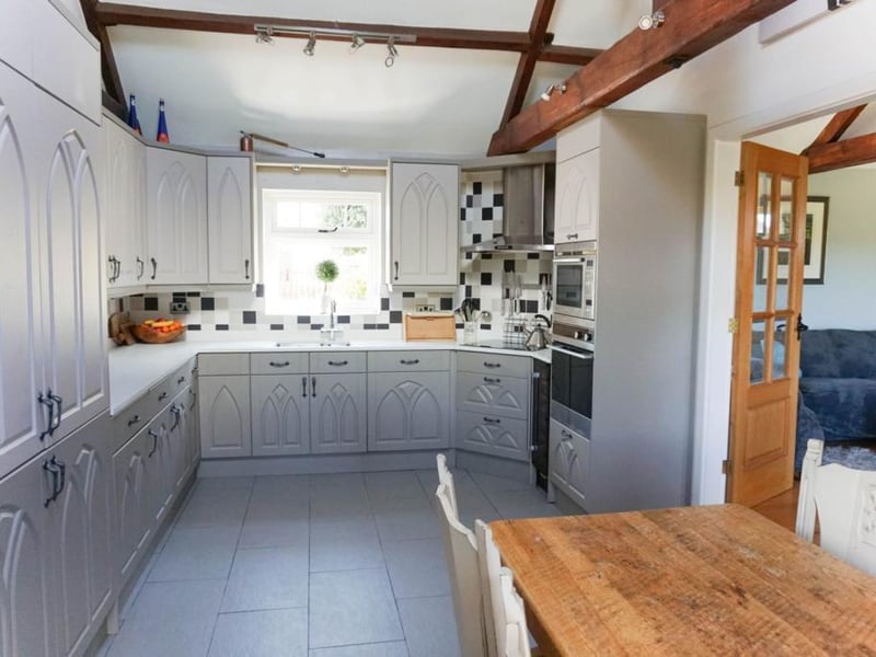 Breakfast kitchen with interated appliances