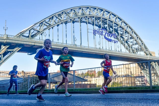Runners aged 3-8 took on the 1.2km Mini course with an adult in tow, while runners aged 9-16 completed the 4km Junior course, on their own or with an adult.