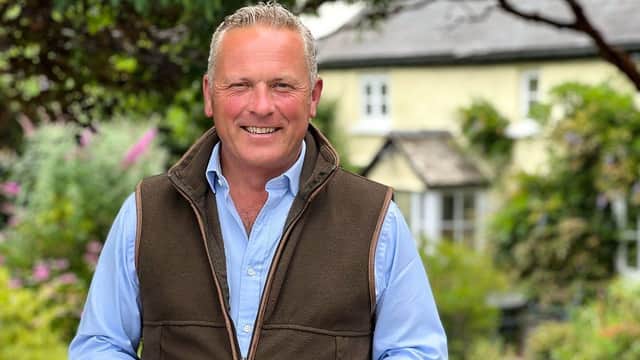 Jules Hudson is one of the lovely presenters of Escape to the Country