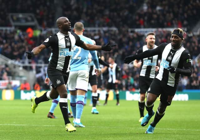 NEWCASTLE UPON TYNE, ENGLAND - NOVEMBER 30: Jetro Willems of Newcastle United celebrates after scoring his team's first goal during the Premier League match between Newcastle United and Manchester City at St. James Park on November 30, 2019 in Newcastle upon Tyne, United Kingdom. (Photo by Ian MacNicol/Getty Images)
