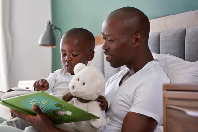 Parents employ various means of trying to get their children to sleep (photo: Adobe)