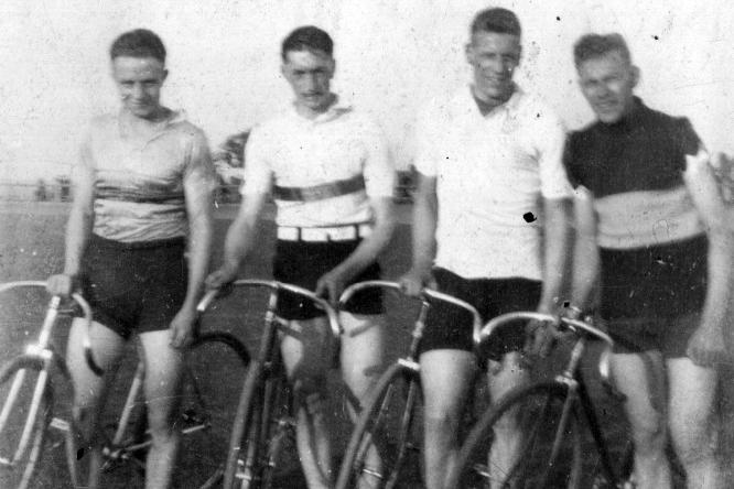 Jack Byrd, Bill Day, Bill Mayfield and Jim Greaves of the Phoenix Cycling Club, 1950s. Ref no T12551