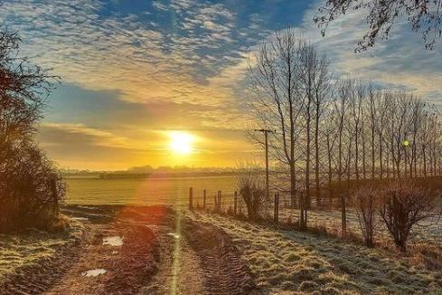 We haven't escaped those cold mornings quiet yet. From  @stevepennock99