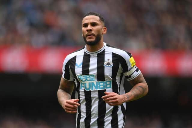 Jamaal Lascelles of Newcastle United looks on during the Premier League match between Manchester City and Newcastle United at Etihad Stadium on March 04, 2023 in Manchester, England. (Photo by Laurence Griffiths/Getty Images)