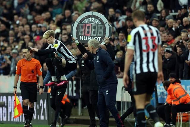 Anthony Gordon of Newcastle United is seen making his debu during the Premier League match between Newcastle United and West Ham United at St. James Park on February 04, 2023 in Newcastle upon Tyne, England. (Photo by Ian MacNicol/Getty Images)