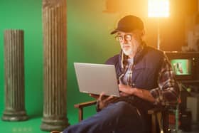 Using digital scripts on film set (photo: Adobe)